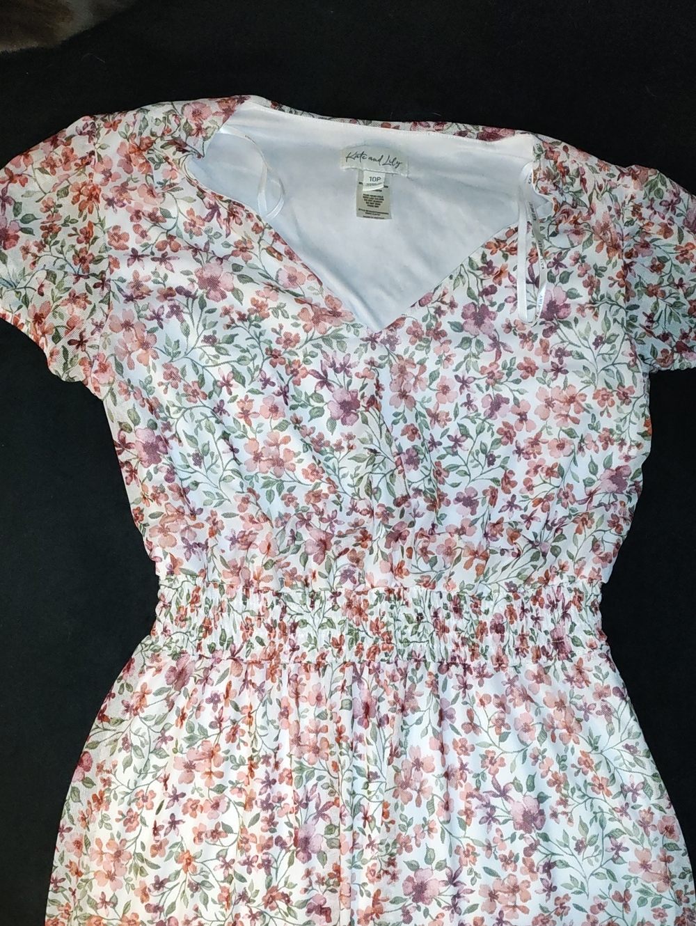 Knit & Lacy White Floral V-Neck Smocked Waist Tunic